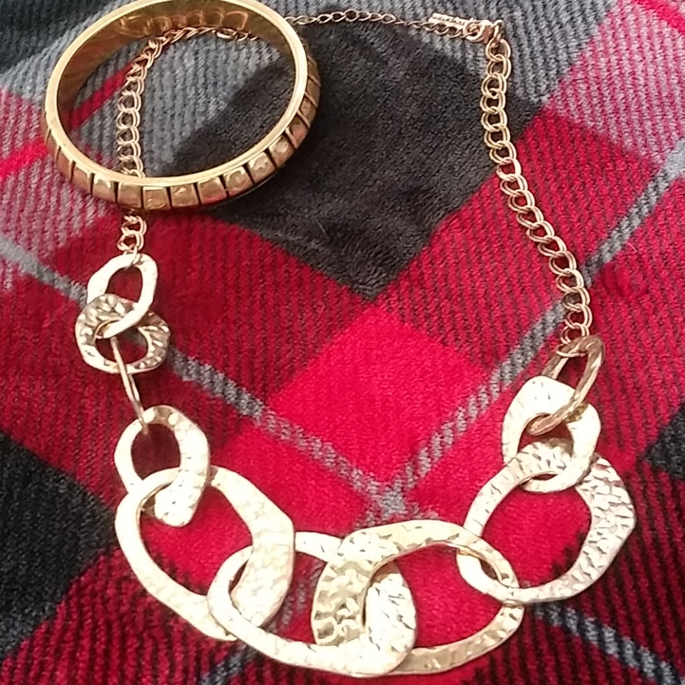 🎉🎉ON SALE!!!🎉🎉Gold necklace gold bracelet